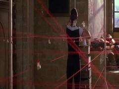 Catherine Zeta Jones - Entrapment (plot of the film)