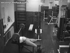 Half-naked chick shakes at the gym. Hidden Camera.