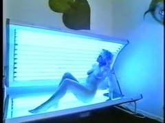 Furious sex with Kelly Trump under the lamp solarium.